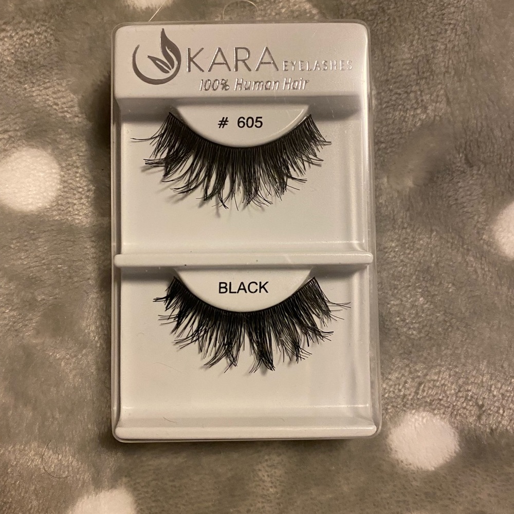 false lashes